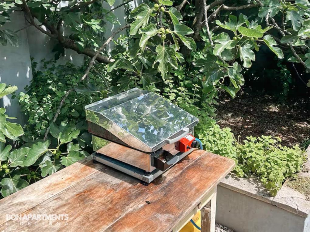 Huge Bbq Garden 2, Spacious Flat, Ac, Free Parking 2 Ljubljana Exterior photo